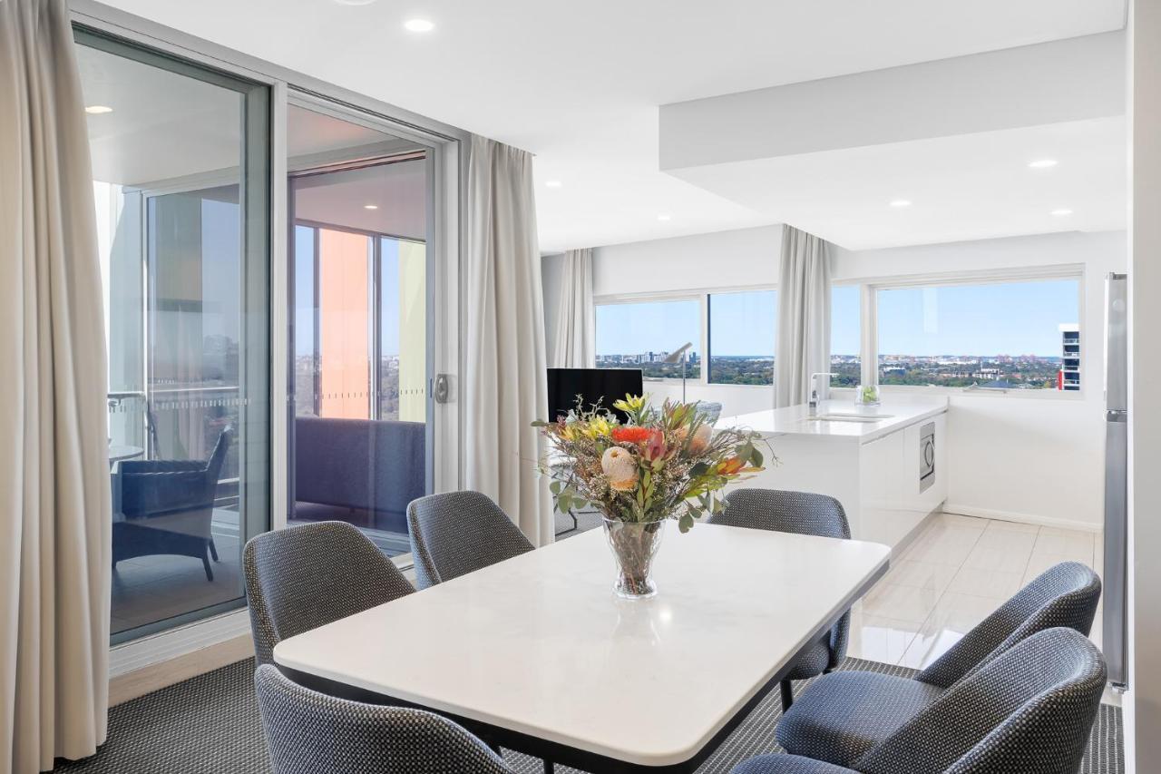 Meriton Suites Zetland Сидней Экстерьер фото A typical apartment interior