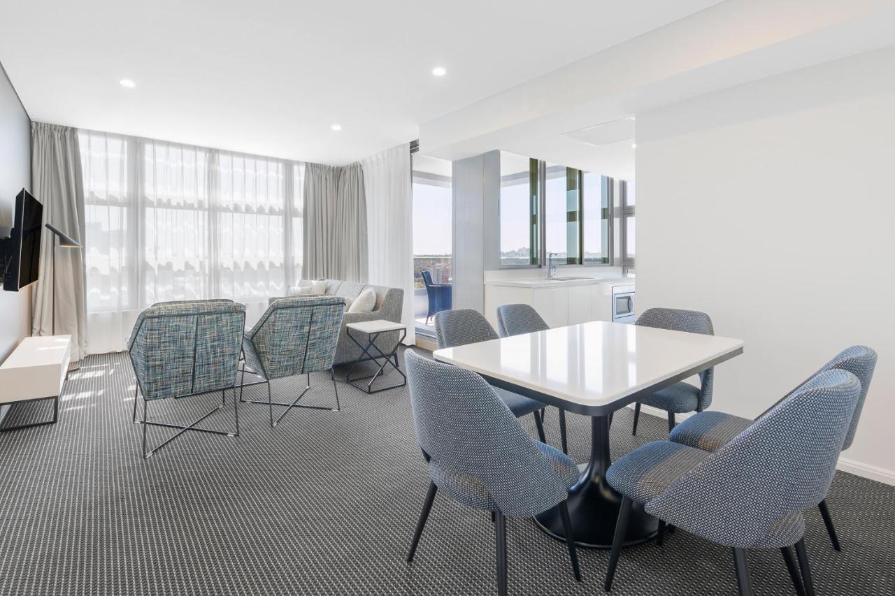 Meriton Suites Zetland Сидней Экстерьер фото The Club at The Standard East Village