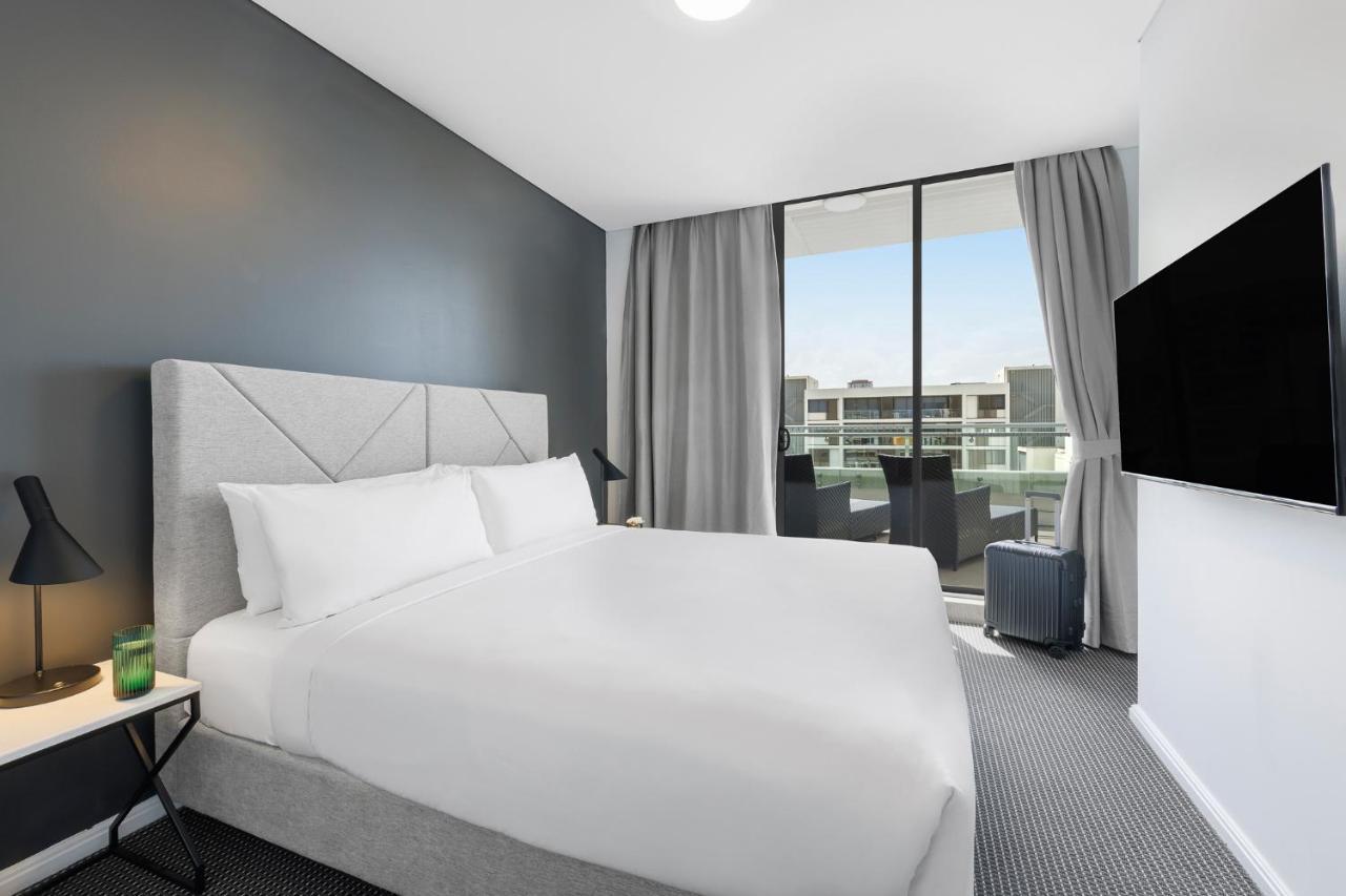 Meriton Suites Zetland Сидней Экстерьер фото Bedroom