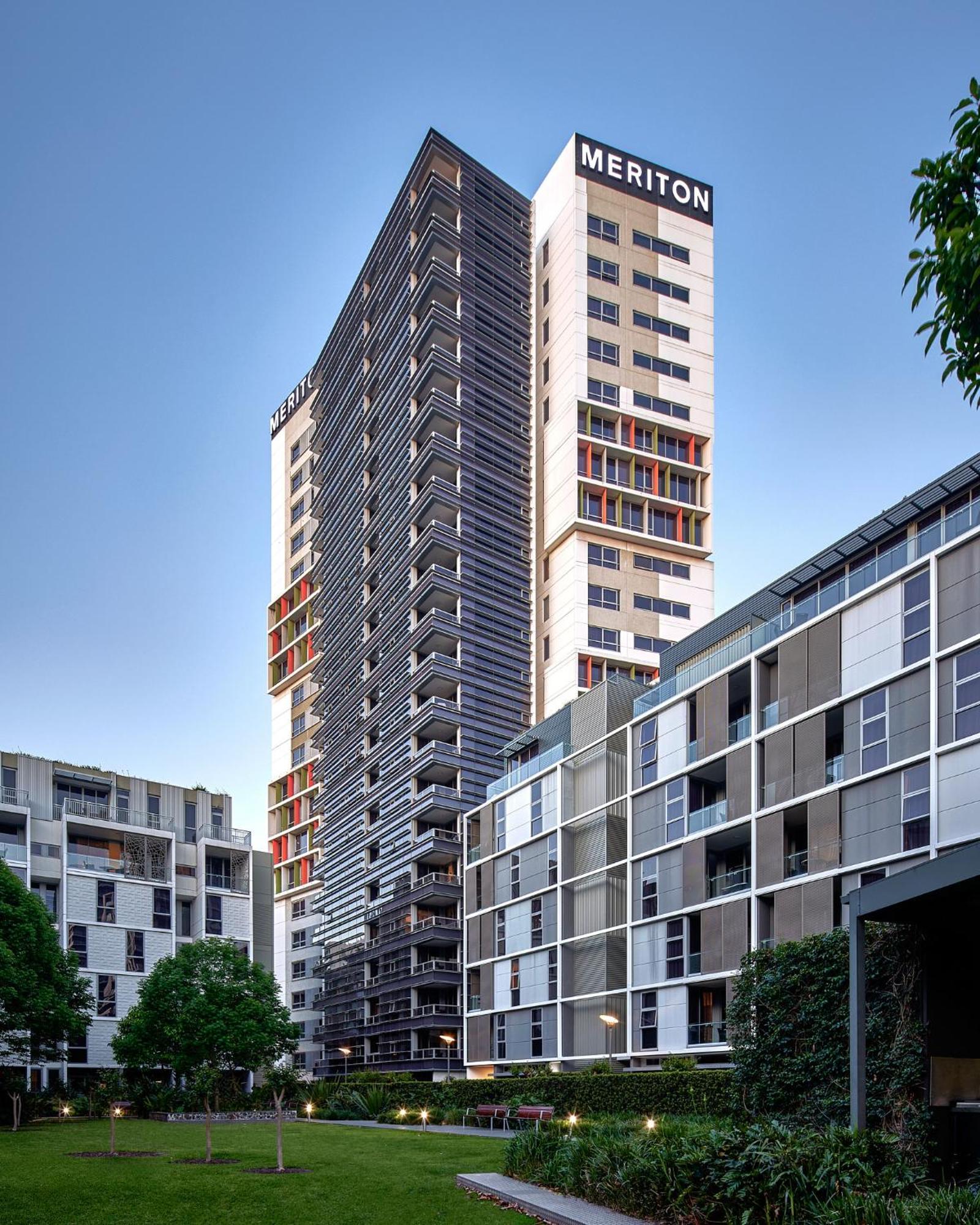 Meriton Suites Zetland Сидней Экстерьер фото The apartment building
